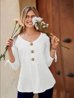 T-shirt Printanier Bas évasé à Gros Boutons